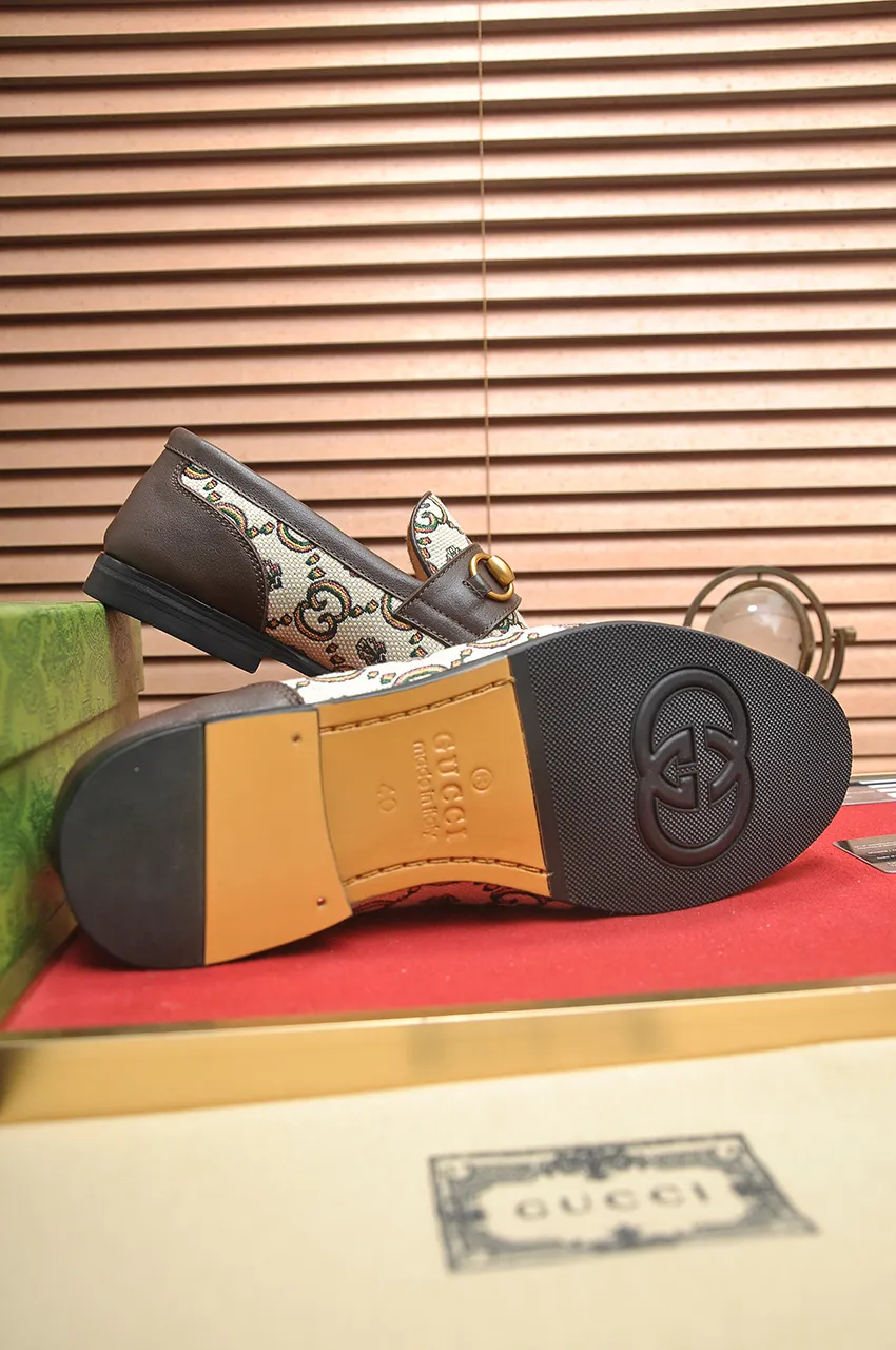 Men's shoes 💰600💶 Brand: GUCCI (Gucci) Standard size: Men's size 38/44 (45 can be customized) Grade: Same as the official website Original quality Material: Original cowhide Water-dyed cowhide lining Original rubber outsole Style category: Men's fashionable casual leather shoes Distinguished big-name luxury elements Top luxury Color: Actual picture